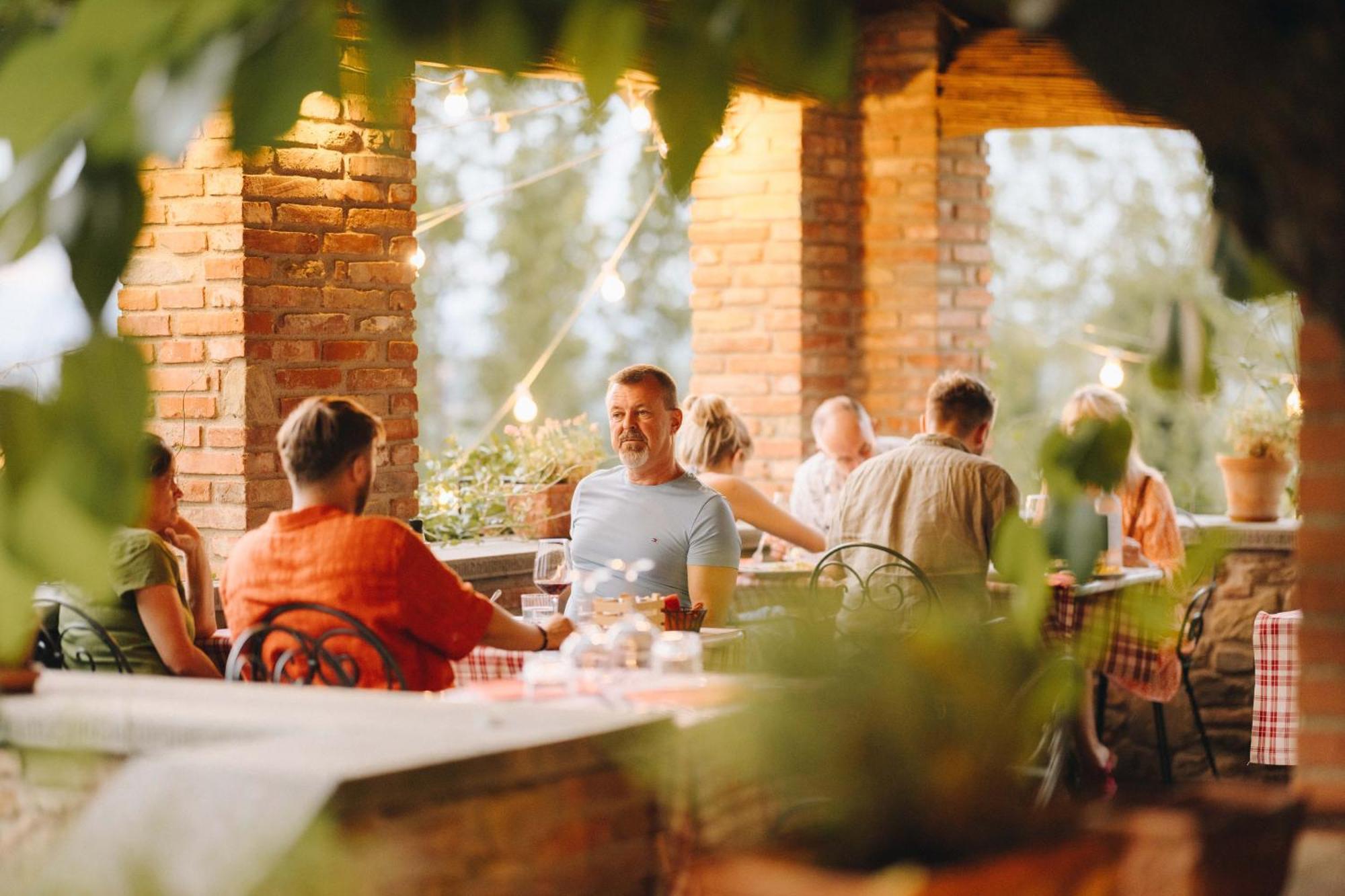 Il Palazzo - Agriturismo, Winery Arezzo Bagian luar foto